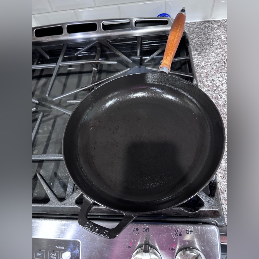 STAUB 2-PC, CAST IRON, FRYING PAN SET WITH GLASS LID